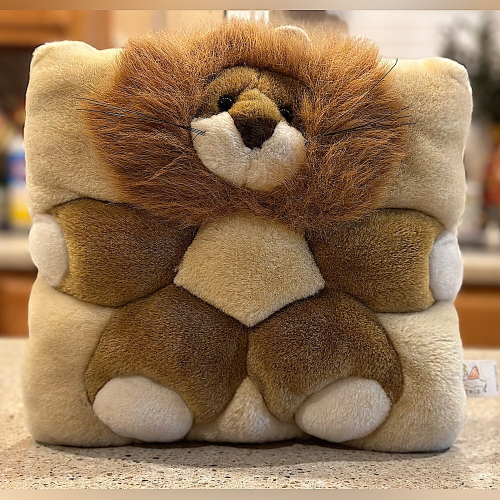 Vintage Stuffed Animal LION Plush 12" Pillow~1998 TWIE Angel Toys With Whiskers